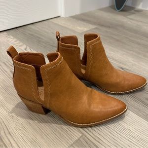 Beast Fashion brown Leather booties